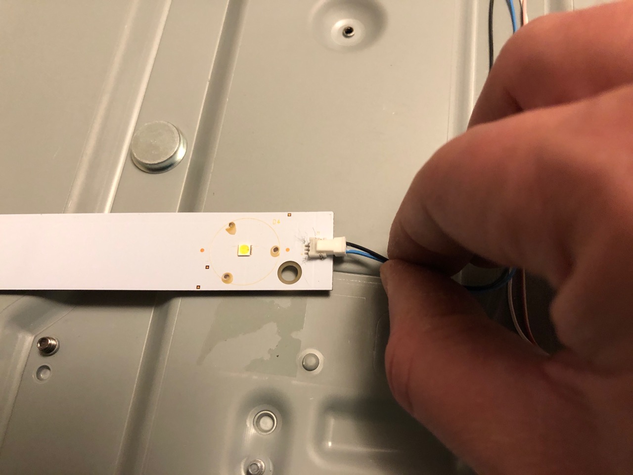 Led Tv Diffuser Problems Troubleshooting and Repair of an LCD TV | SaskaPriest